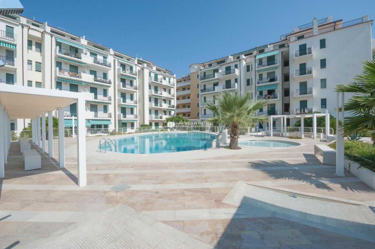 Residence El Palmar Da Colla Лидо-ди-Езоло Экстерьер фото