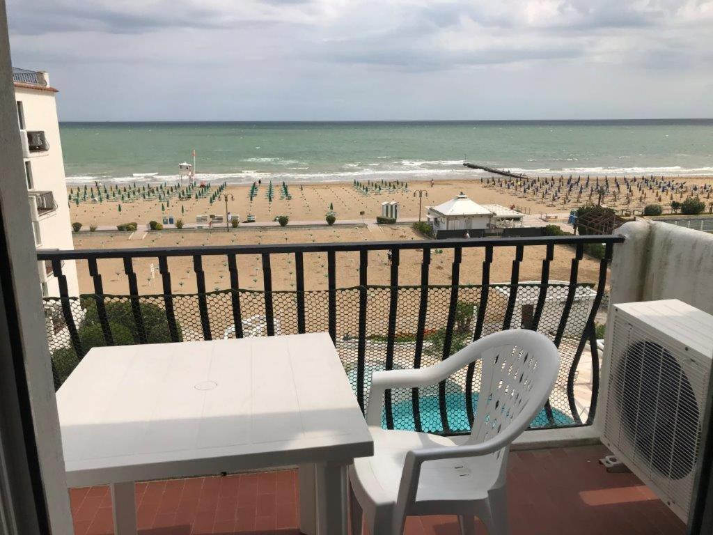 Residence El Palmar Da Colla Лидо-ди-Езоло Экстерьер фото