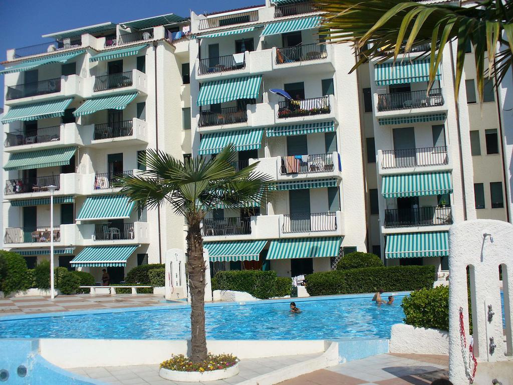Residence El Palmar Da Colla Лидо-ди-Езоло Экстерьер фото