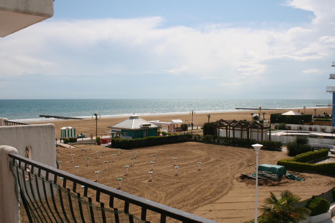 Residence El Palmar Da Colla Лидо-ди-Езоло Экстерьер фото