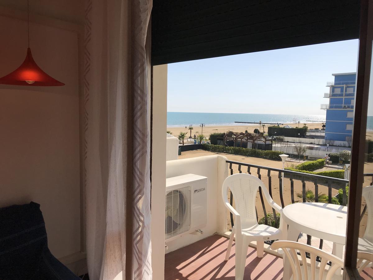 Residence El Palmar Da Colla Лидо-ди-Езоло Экстерьер фото